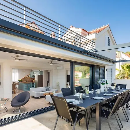 Waterfront Sea Dream Vila