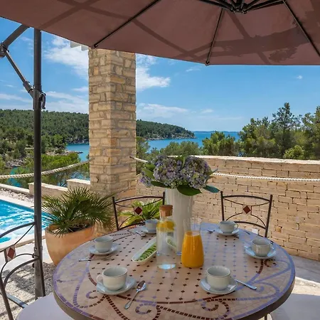 Waterfront Sea Dream *