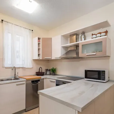 Waterfront Sea Dream *