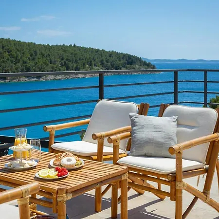 Villa Waterfront Sea Dream
