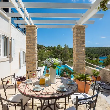 Waterfront Sea Dream Villa