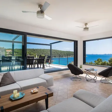 Villa Waterfront Sea Dream *