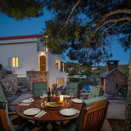 Waterfront Sea Dream Villa *