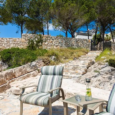 Waterfront Sea Dream Milna