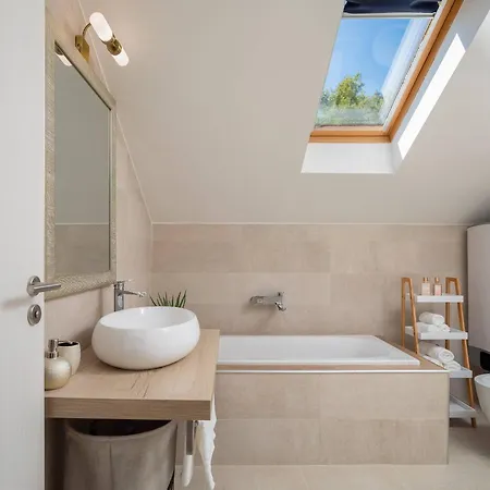 Waterfront Sea Dream Villa *