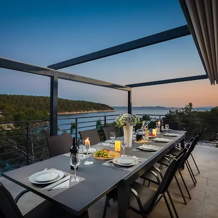 Waterfront Sea Dream * Milna