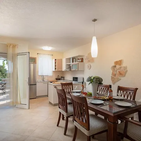 Waterfront Sea Dream Villa *