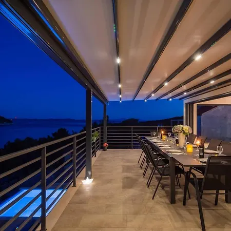 Waterfront Sea Dream Milna