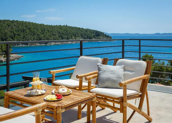 Villa Waterfront Sea Dream