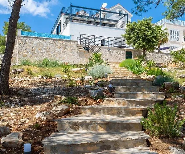 Waterfront Sea Dream Villa *